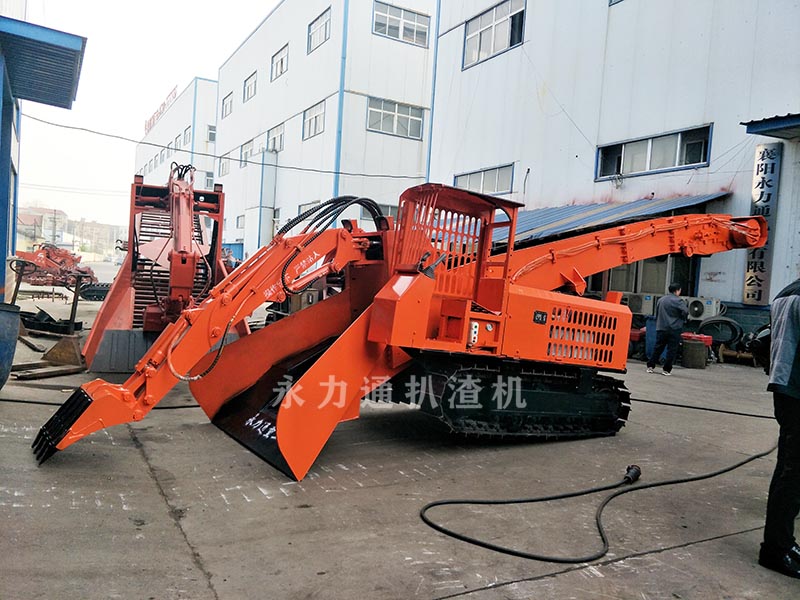 大型履帶式扒渣機.jpg 大型履帶式扒渣機.jpg