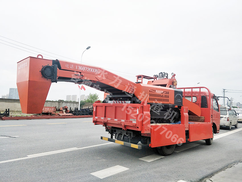 扒渣機發車.jpeg 扒渣機發車.jpeg